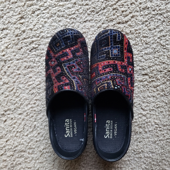 Sanita Danish Embroidery Tapestry Clogs - Picture 2 of 10